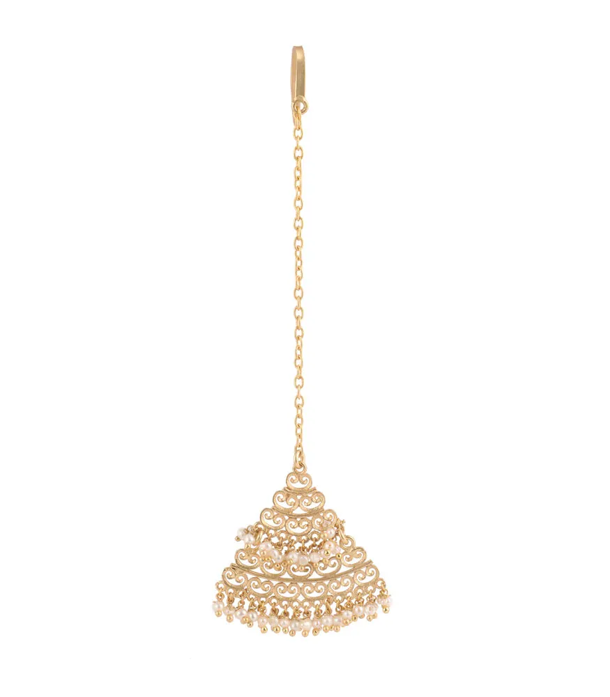 ZARIIN Delicate Touch Pearl Maang Teeka