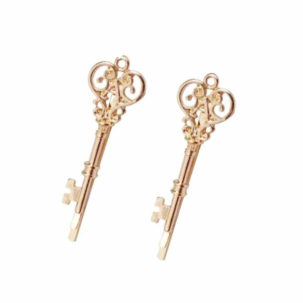 Ferosh Miftaah Royal Golden Key Hairpin