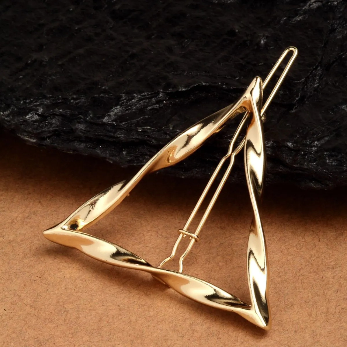 Ferosh Basic Triangle Hairpin