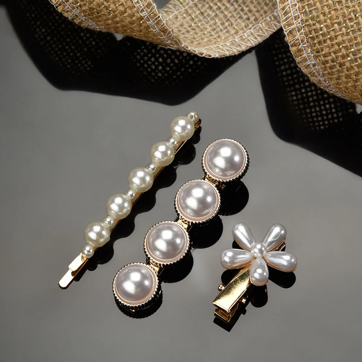 Toniq Gardenia Set Of 3 Gold Pearl Hair Clips/pins For Women(osxxih35)