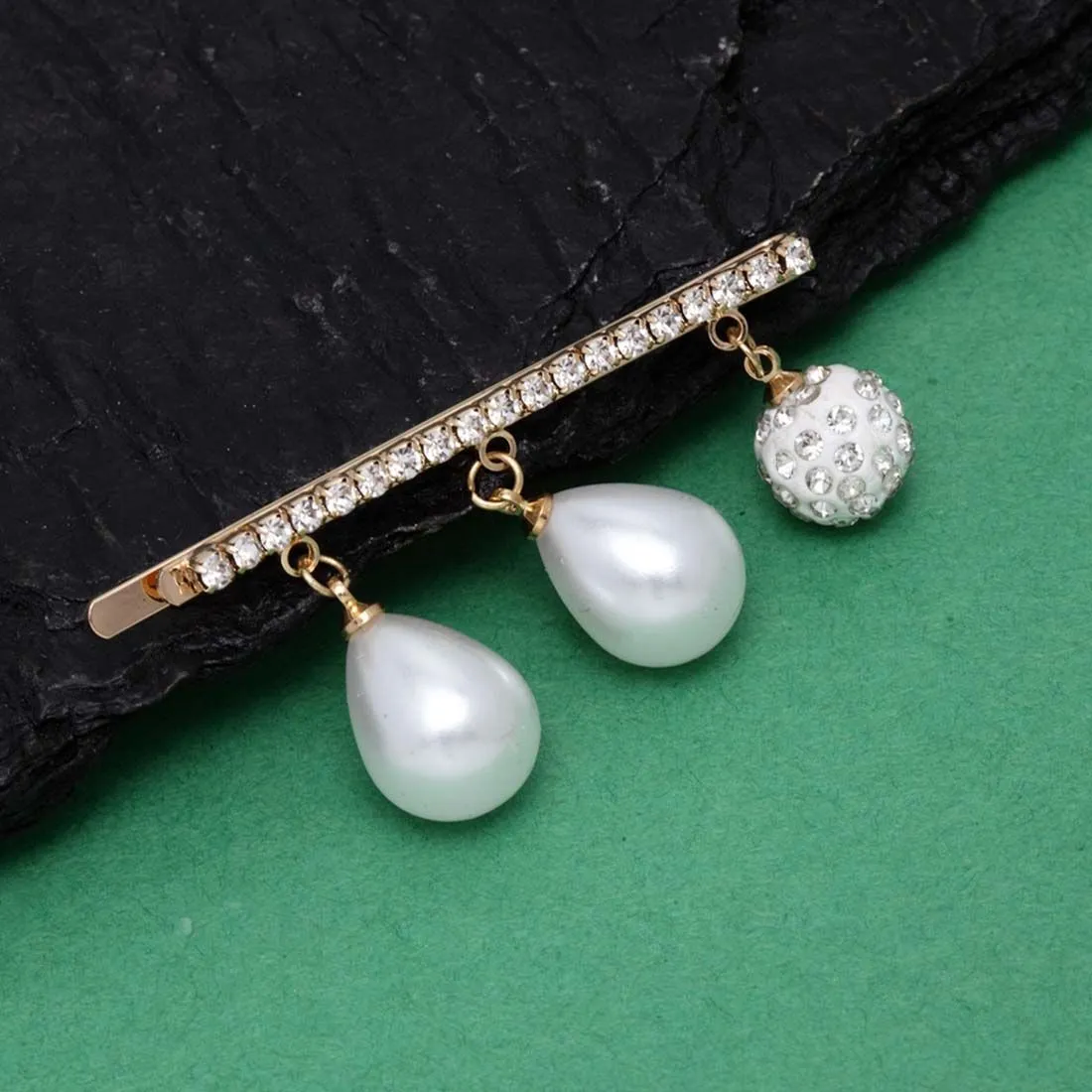 Ferosh Classic Pearls Drop Hairpin