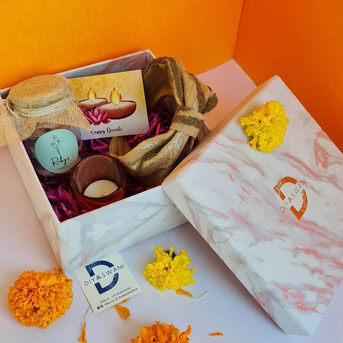 Diya Aswani Hamper Of Golden Hairband