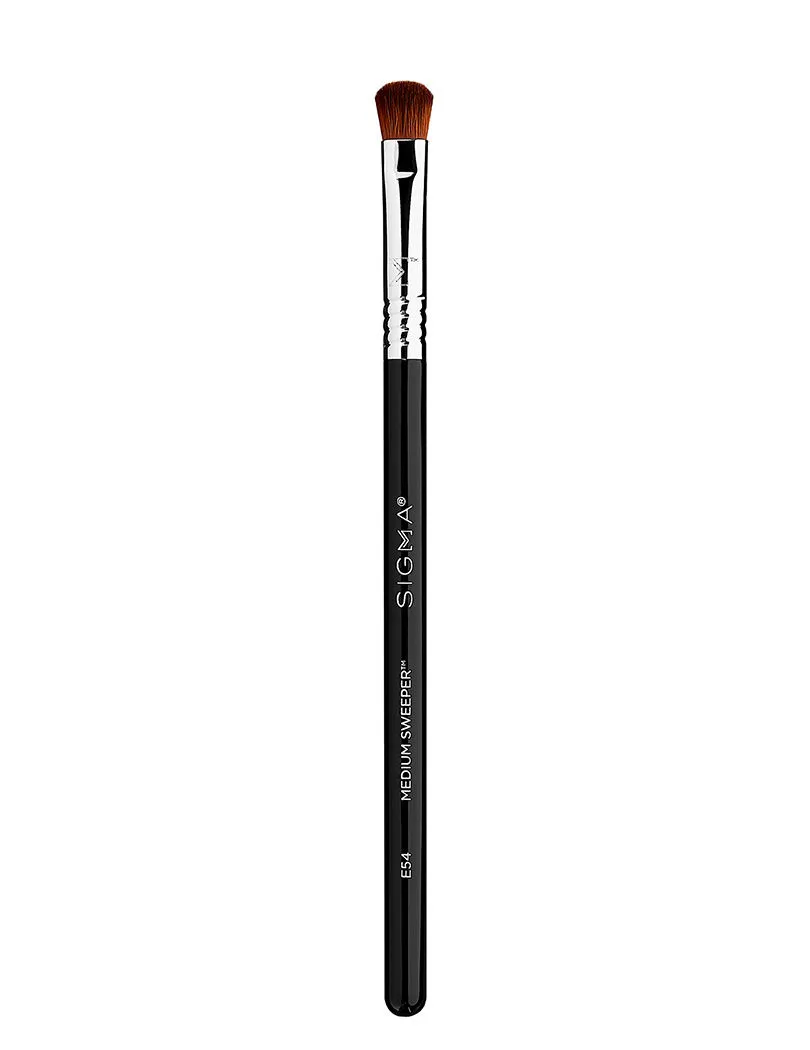 Sigma Beauty Medium Sweeper Brush - E54