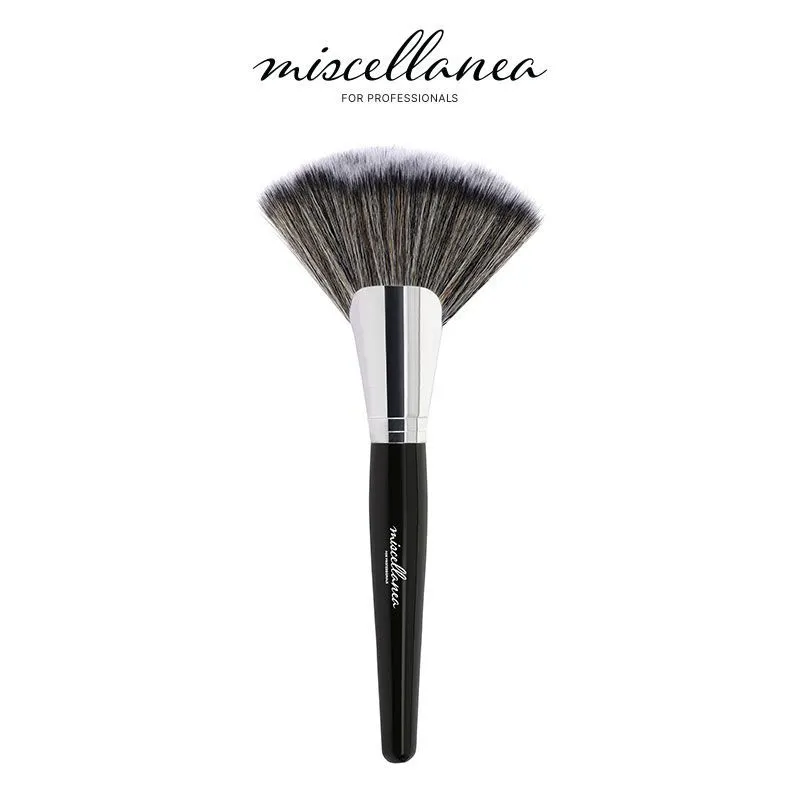 Miscellanea Fan Brush - 13