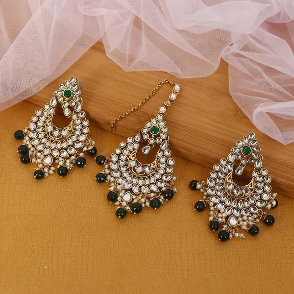 Bling Bag Green Mani Maang Tikka Set