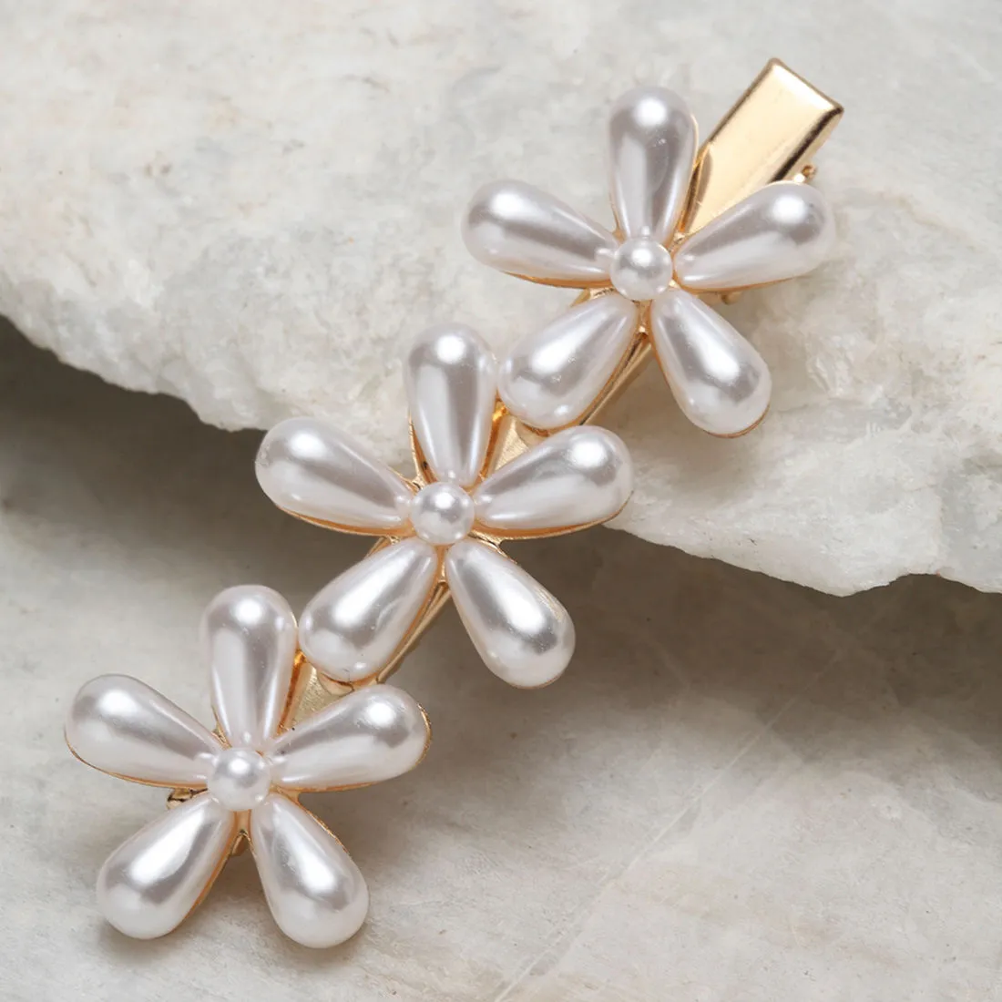 Ferosh Floral Trio Pearl Hair Clip