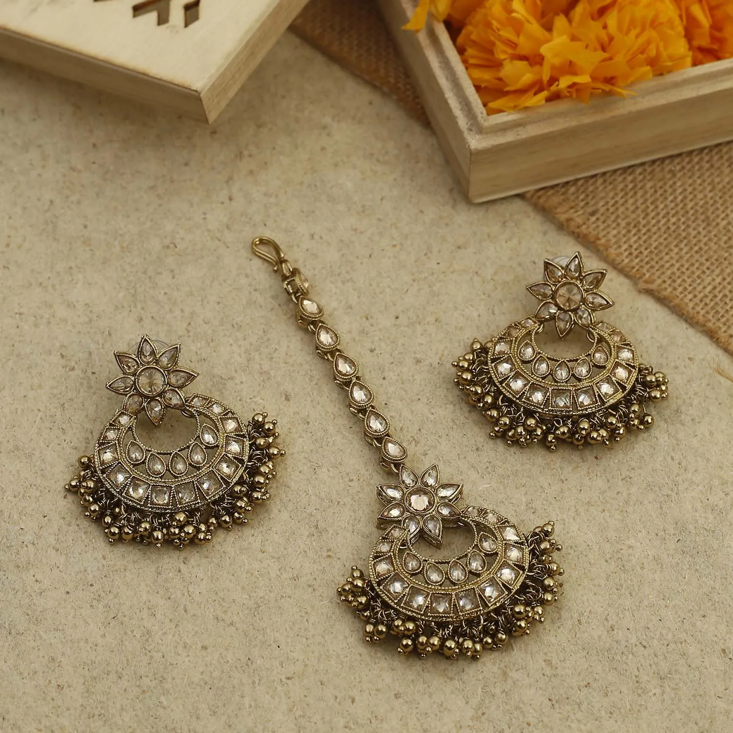 Bling Bag Kavita Phool Maang Tikka Set