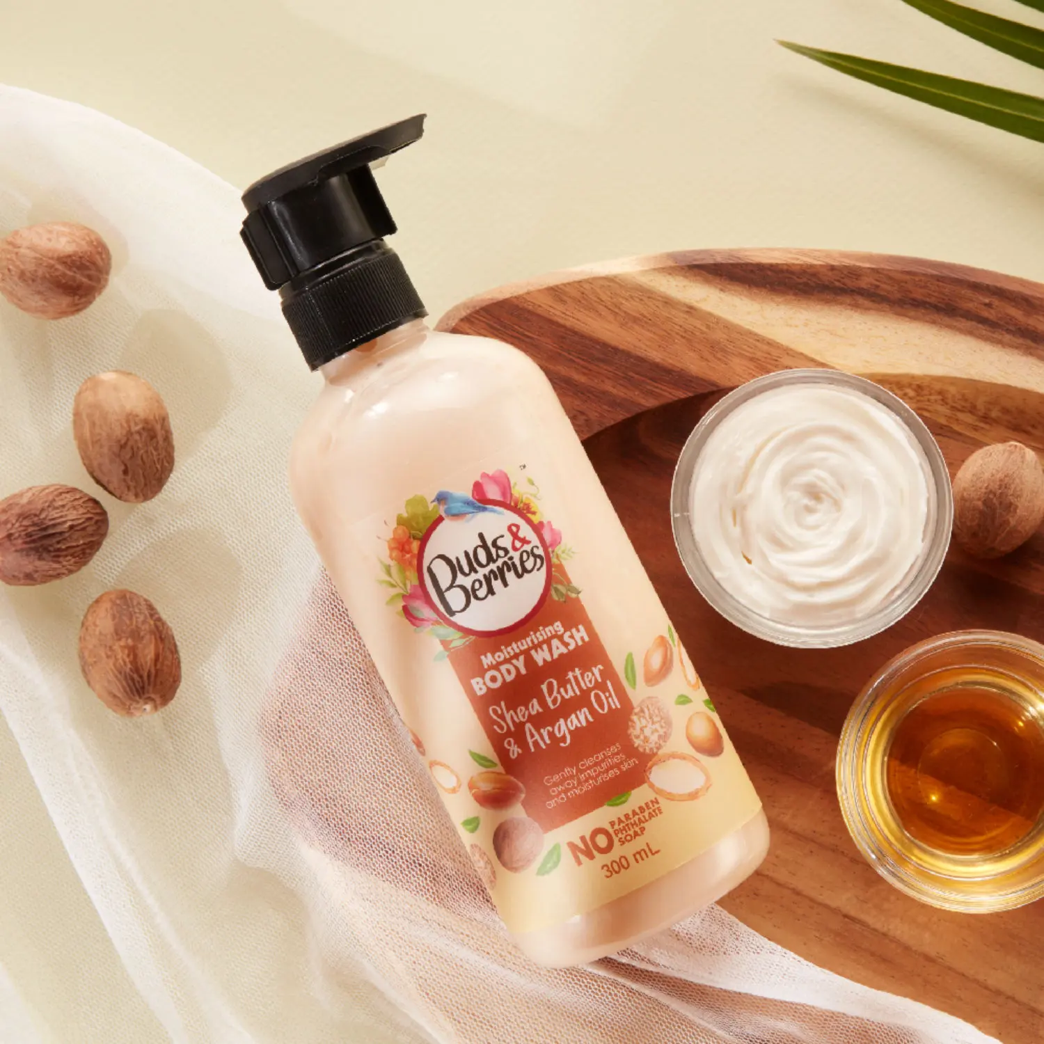 Buds & Berries Moisturising Shea Butter & Argan Oil Body Wash, No Paraben, No Soap - 300 ml