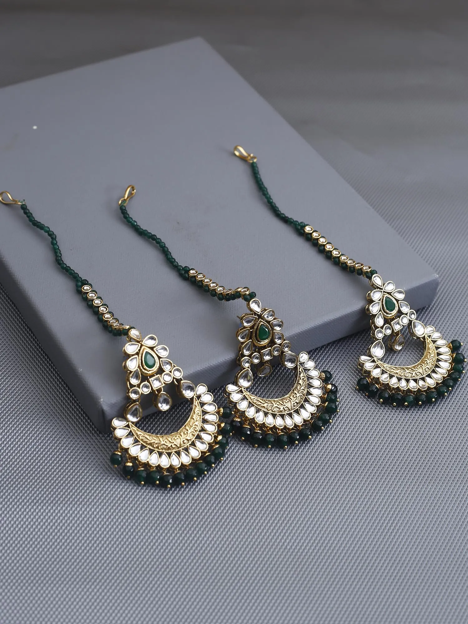 Bling Bag Emerald Aamod Maang Tikka Set