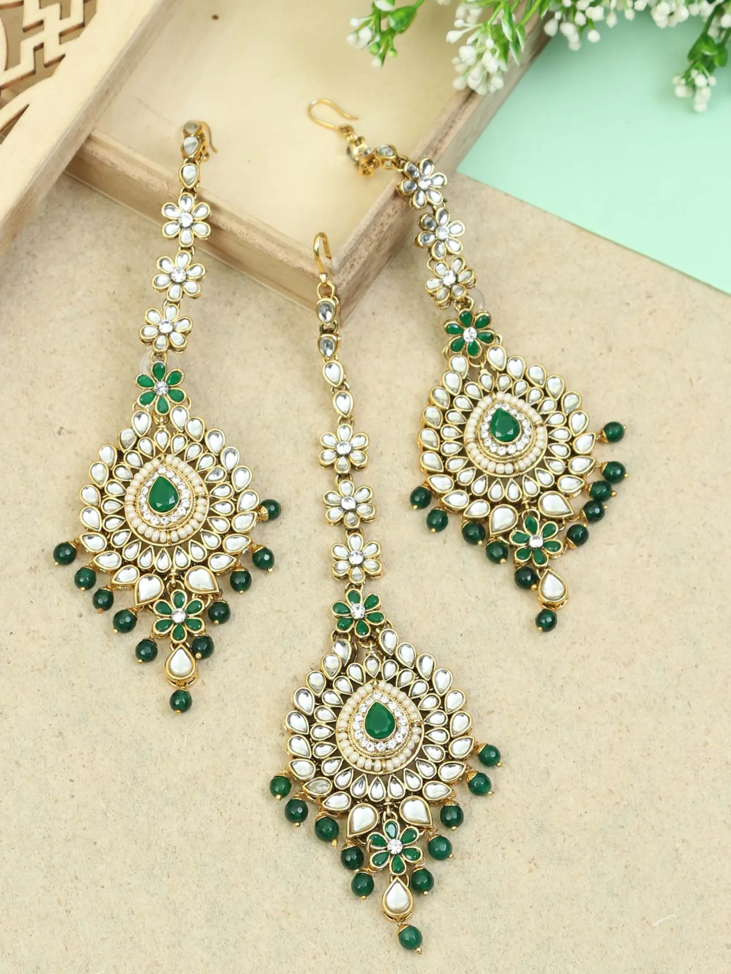 Bling Bag Emerald Bhargavi Maang Tikka Set