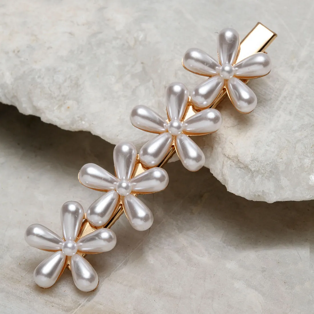 Ferosh Floral Pearl Hair Clip