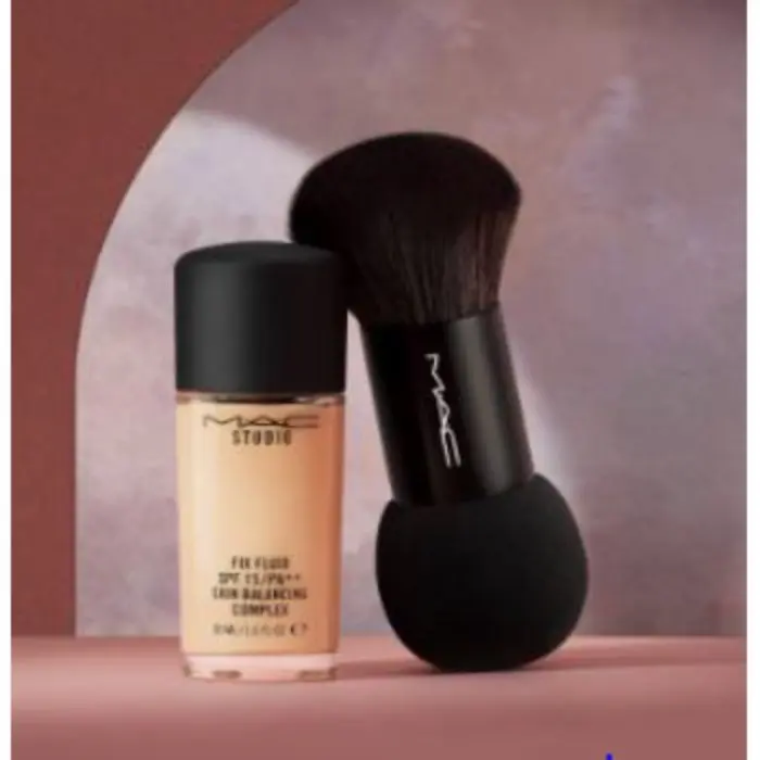 M.A.C Duo Foundation Brush