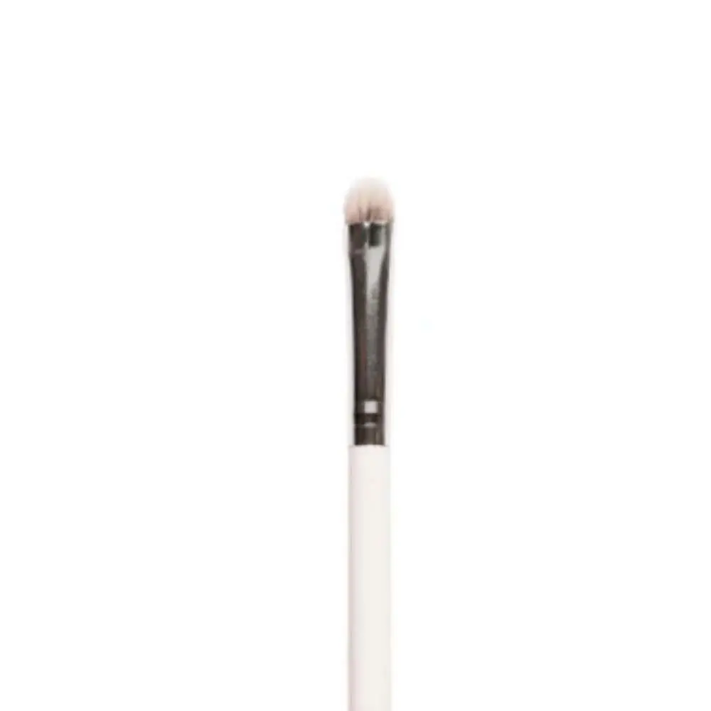 Plume P17 - Dense Dome Eyeshadow Application Brush