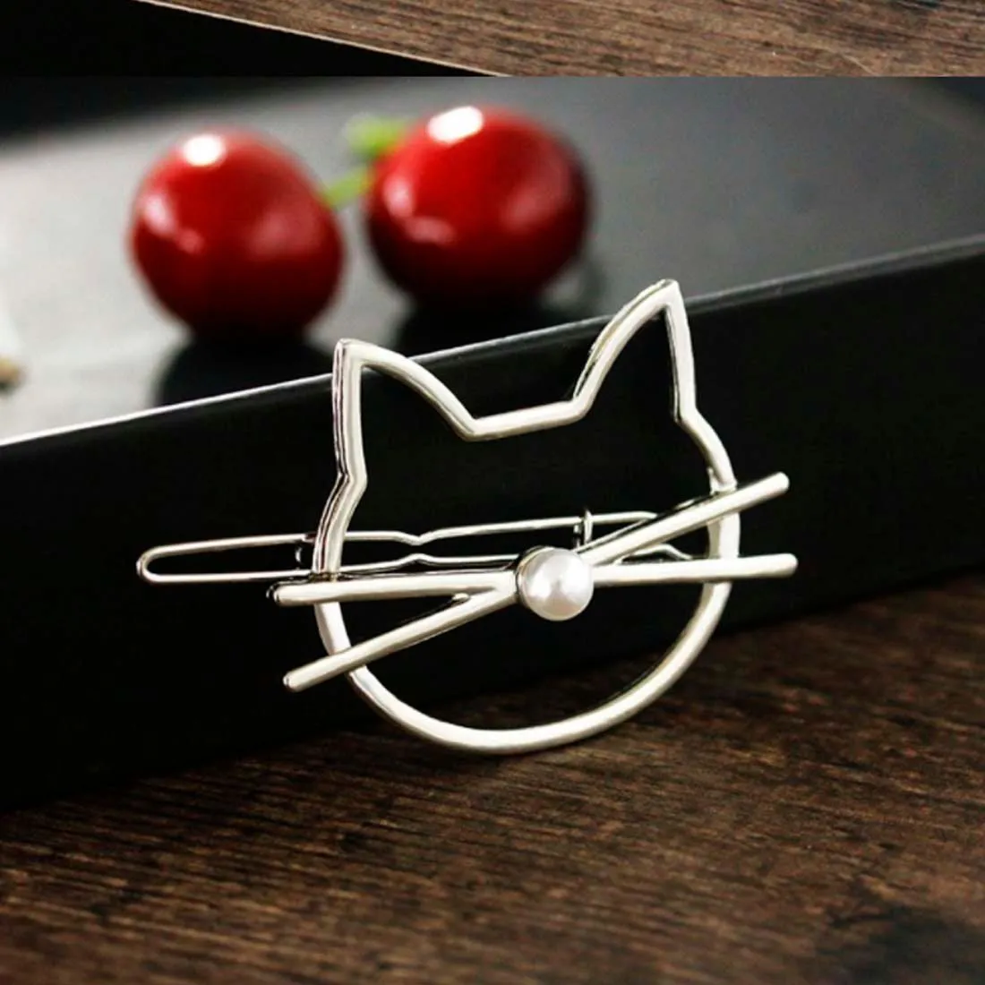 Ferosh Silver Meow Hairclip